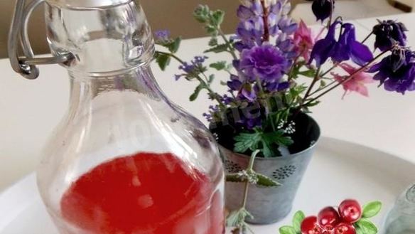 Рецепт Домашнее брусничное вино из брусники