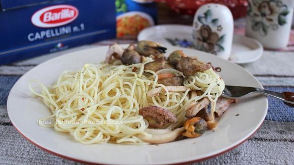 Рецепт Капеллини с морским коктейлем и шампиньонами