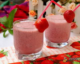 Клубнично-вишневый коктейль