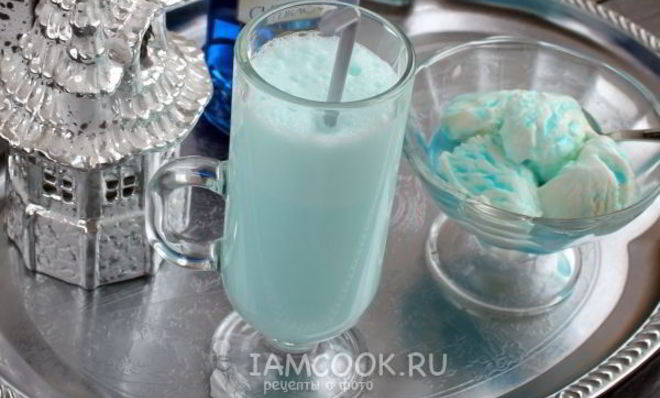 Коктейль с мороженым и Блю кюрасао