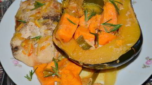 куриные грудки в апельсиново-кленовом сиропе с акорн тыквой и сладким картофелем