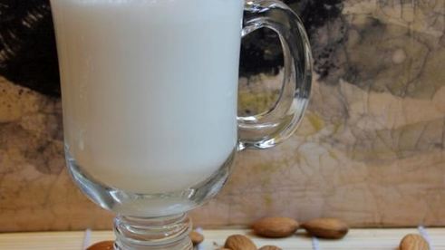 миндальное молоко