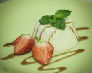 Панна-котта с карамельным сиропом