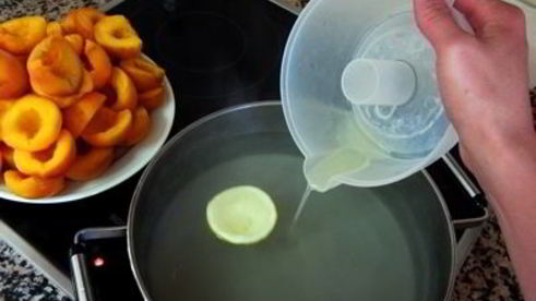 персики в сиропе