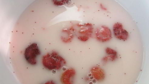 рисовый напиток с клубникой розовый жасмин