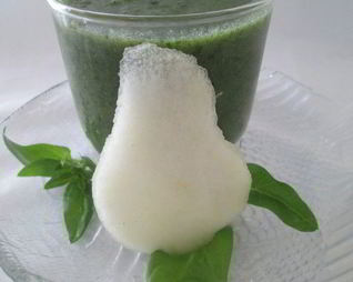 Апельсиново-грушевый смузи со шпинатом