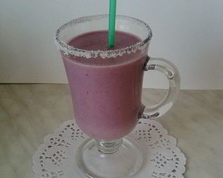 Бананово-черничный смузи