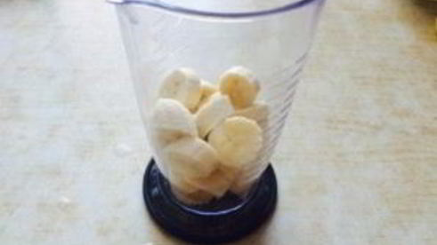 банановый смузи с молоком