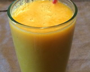 Мандариново-ананасовый смузи с гречневыми хлопьями