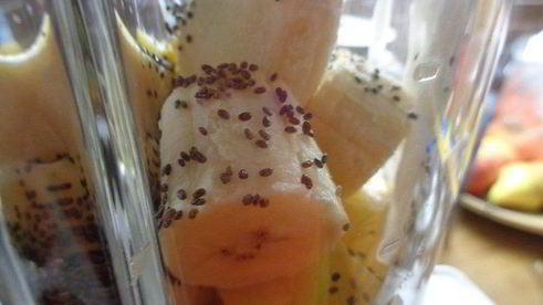 смузи ананас-банан с семенами чиа