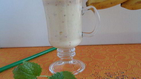 смузи ананас-банан с семенами чиа