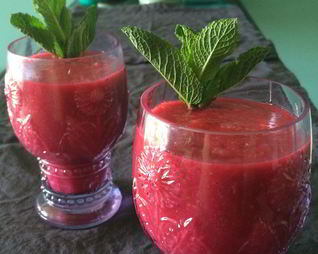 Смузи из ананаса с малиной