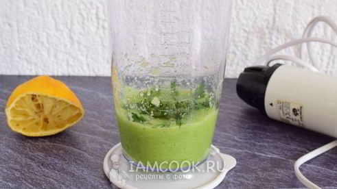 смузи из огурцов и сельдерея