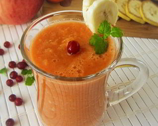 Смузи с бананом и морковным соком