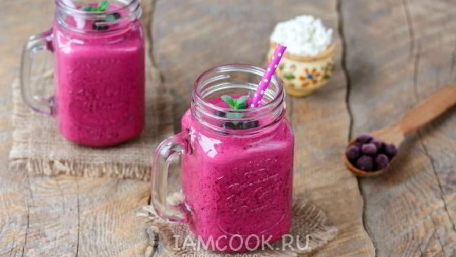 Рецепт смузи с творогом, бананом и смородиной