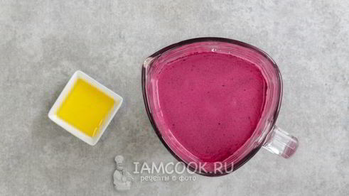 смузи с творогом, бананом и смородиной