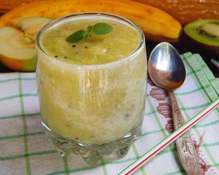 Смузи яблоко киви банан