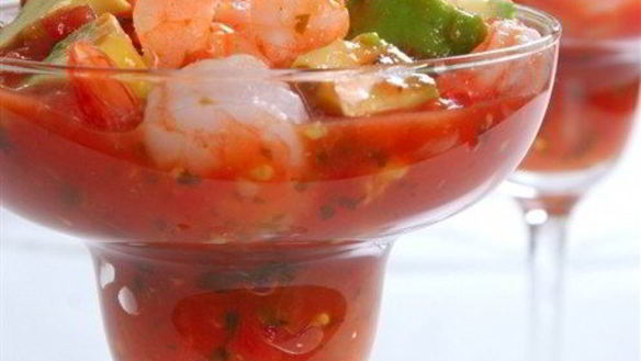 Рецепт Томатный коктейль с крабами и креветками