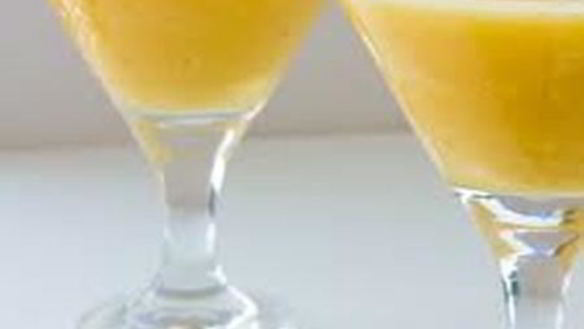 Рецепт Витаминный напиток из ананаса и банана