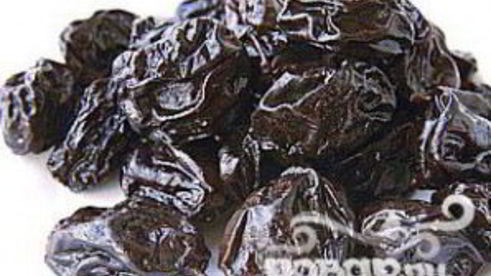 витаминный напиток из чернослива и яблок