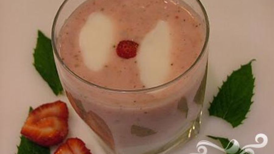 Рецепт витаминный напиток с мятой и клубникой