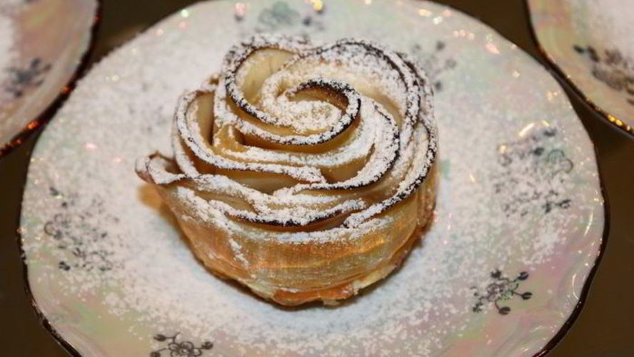 Рецепт яблочные розы в абрикосовом сиропе