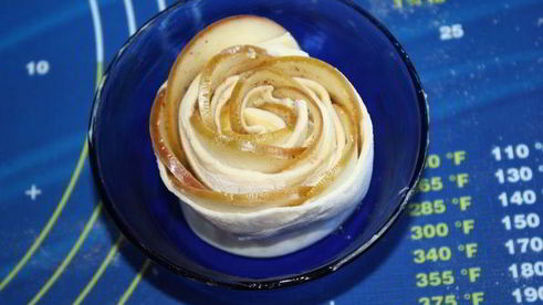 яблочные розы в абрикосовом сиропе