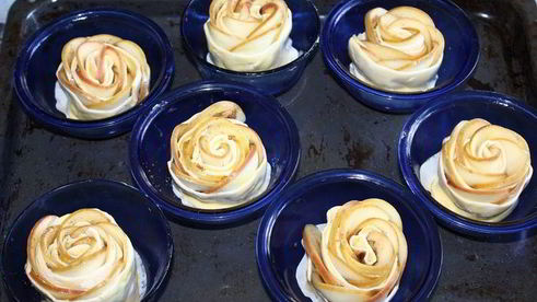 яблочные розы в абрикосовом сиропе