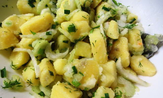 Картофельный салат с сельдереем