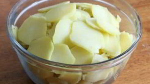 салат из картофеля и лука