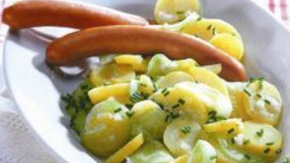Рецепт Теплый картофельный салат с огурцом