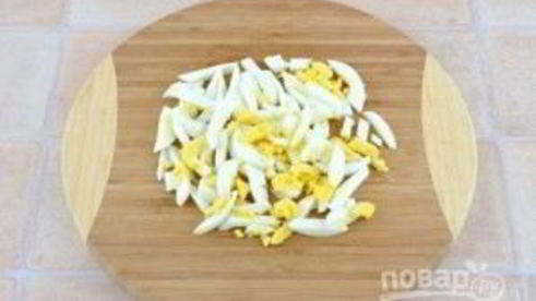 куриный салат с ветчиной и опятами