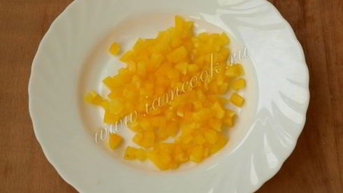 салат из авокадо с грибами