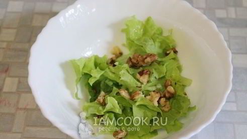 салат из черешни с мягким сыром