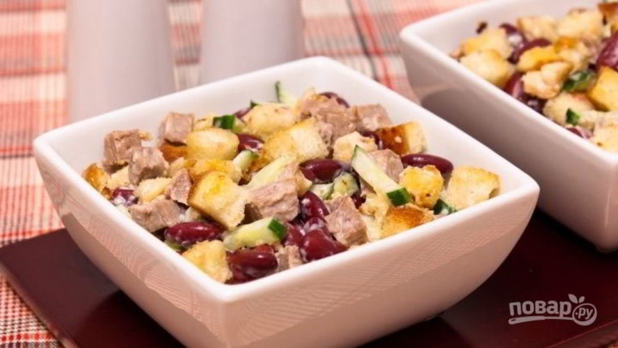 Рецепт салат из фасоли с кириешками