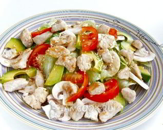 Салат из индейки с грибами