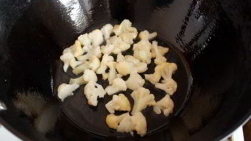 салат из индейки в ананасе