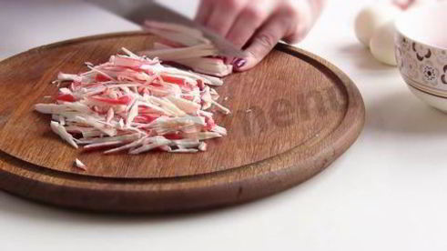 салат из крабовых палочек крабовая слойка