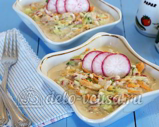 Салат из моркови, огурца и редиски