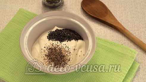 салат из моркови, огурца и редиски