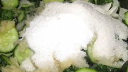 салат из огурцов на зиму пальчики оближешь