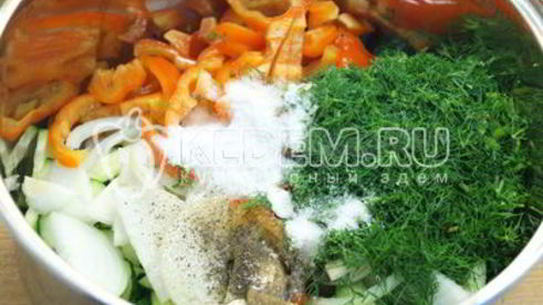 салат из огурцов на зиму с луком