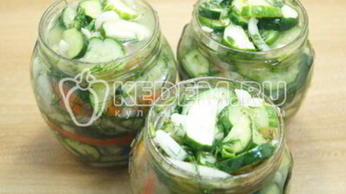 салат из огурцов на зиму с луком