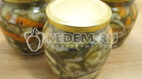 салат из огурцов на зиму с луком