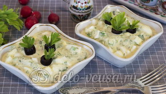 Рецепт Салат из огурцов, яиц и зелени