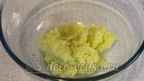 салат из огурцов, яиц и зелени