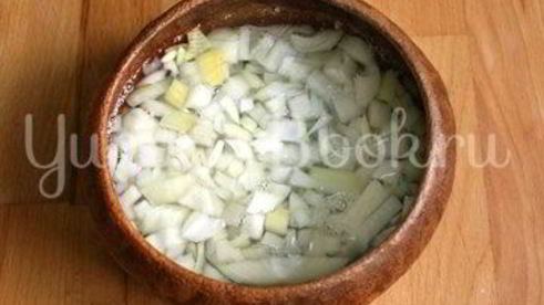 салат из печени с маринованным луком