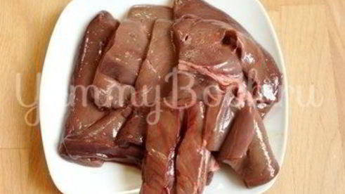 салат из печени с маринованным луком