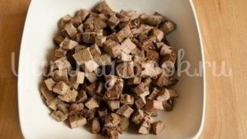 салат из печени с маринованным луком