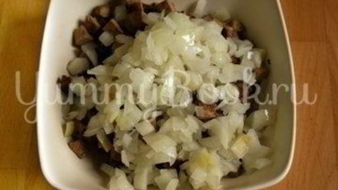 салат из печени с маринованным луком